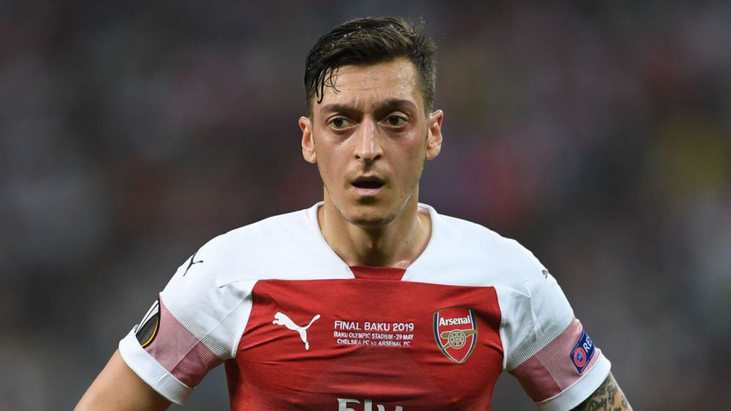 EPL: Arsenal await Mesut Ozil offer Mesut Ozil